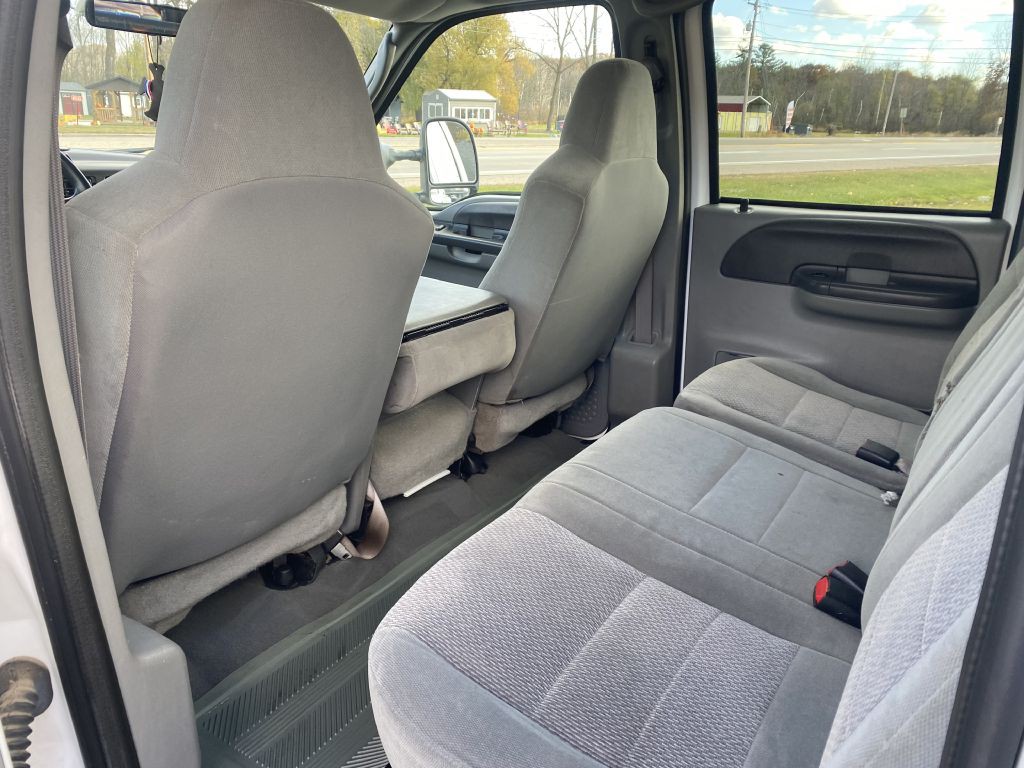 2004 Ford F-350 Image 21