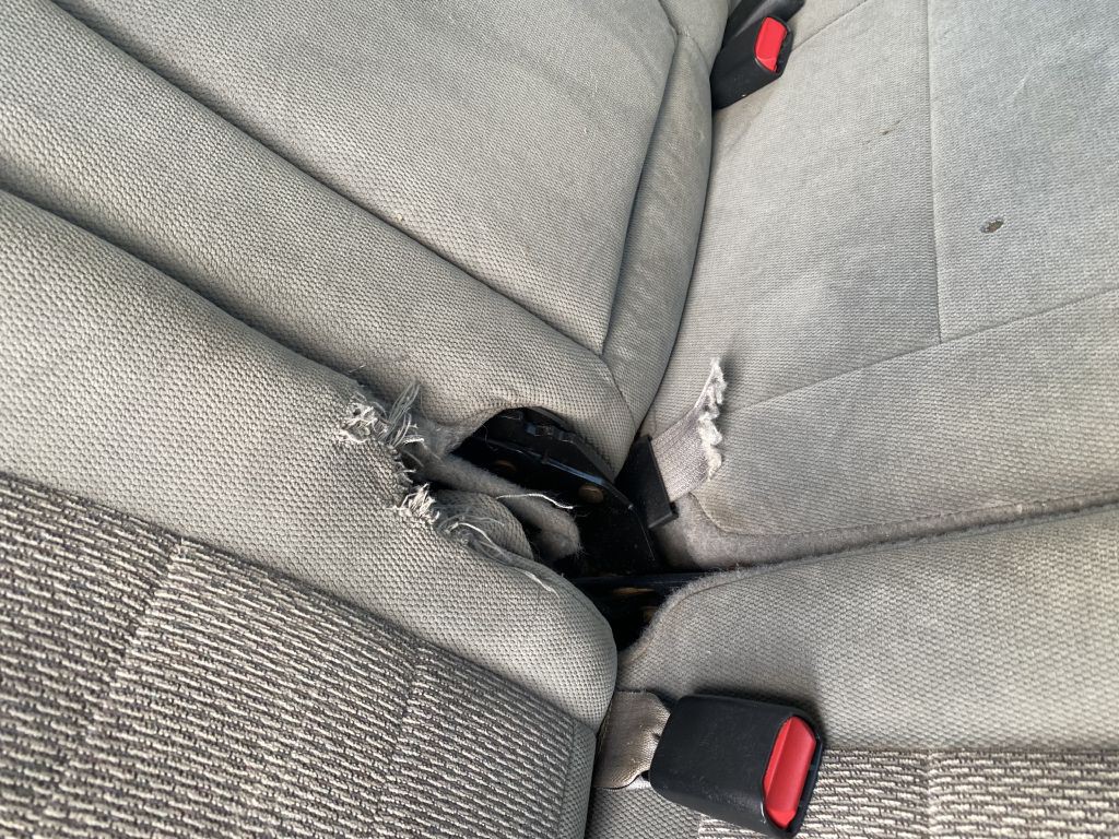 2004 Ford F-350 Image 23