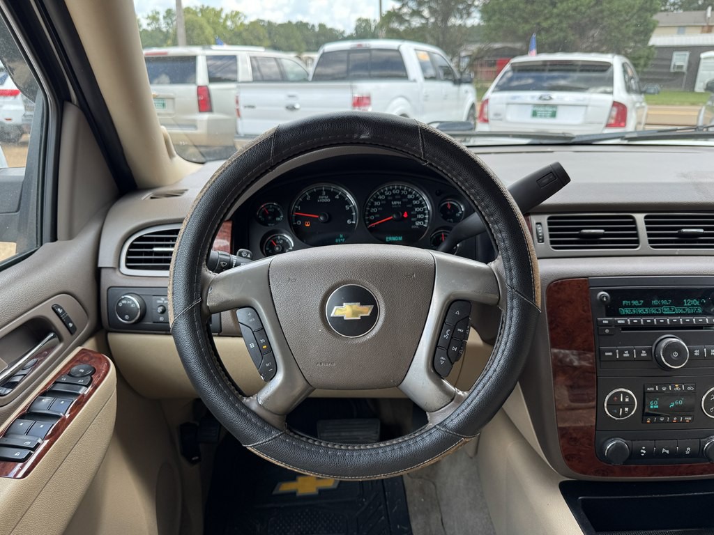 2012 Chevrolet Avalanche Image 15