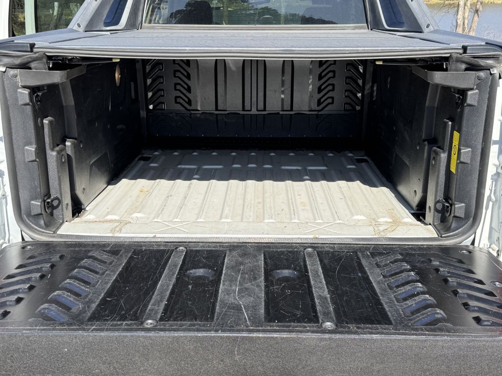 2012 Chevrolet Avalanche Image 18