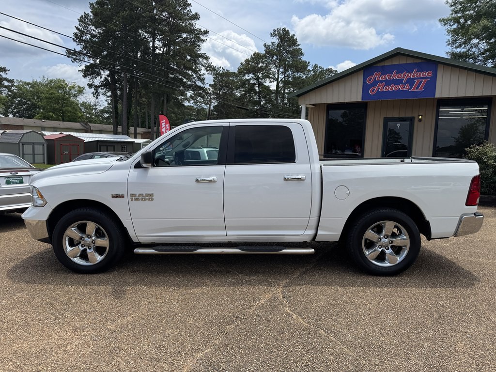 2016 RAM 1500 Image 2