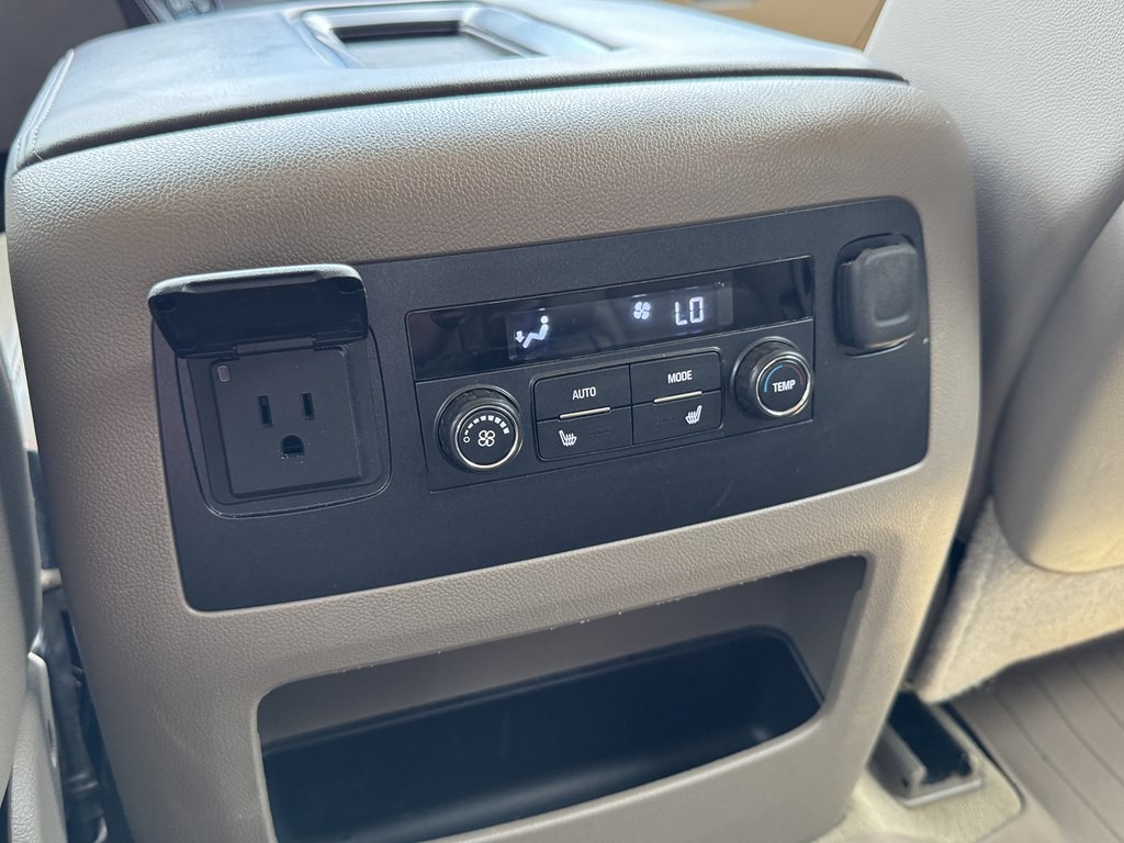 2015 Chevrolet Tahoe Image 21
