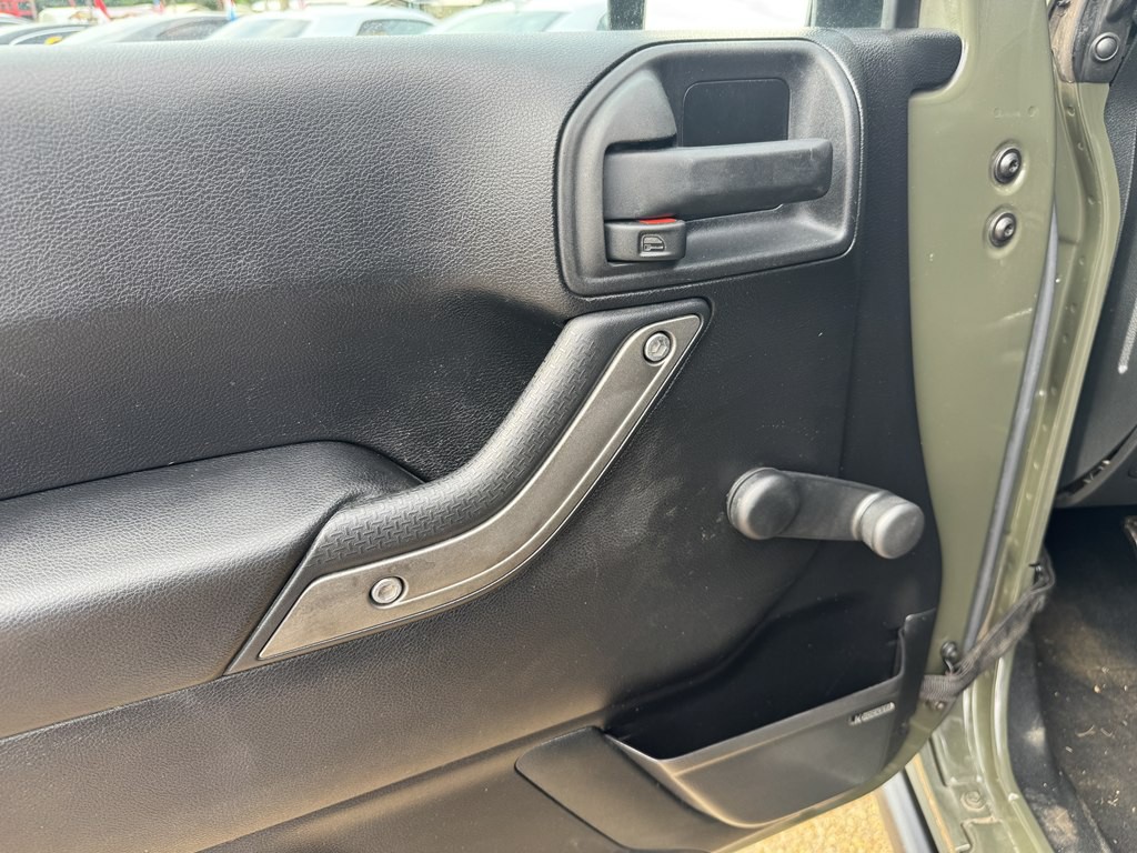 2015 Jeep Wrangler Image 11