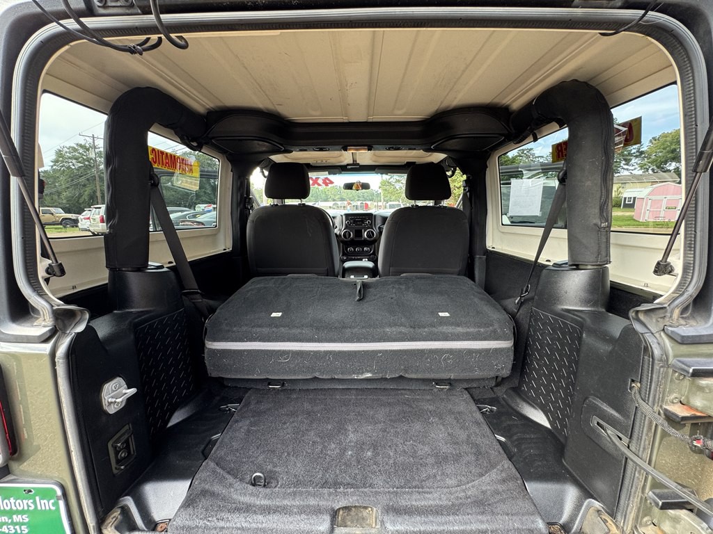 2015 Jeep Wrangler Image 14