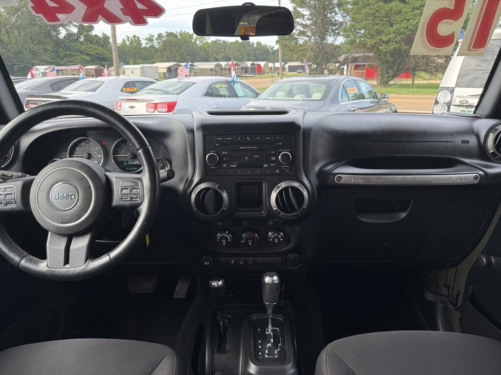 2015 Jeep Wrangler Image 15