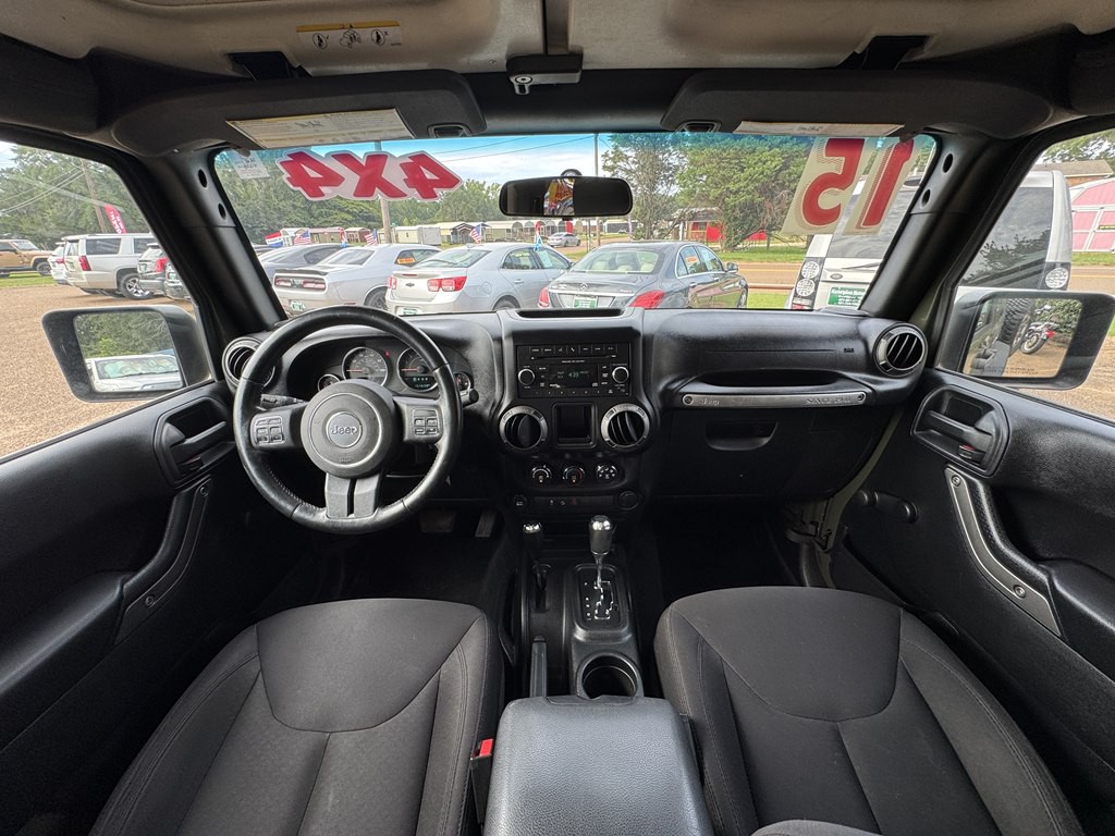 2015 Jeep Wrangler Image 16