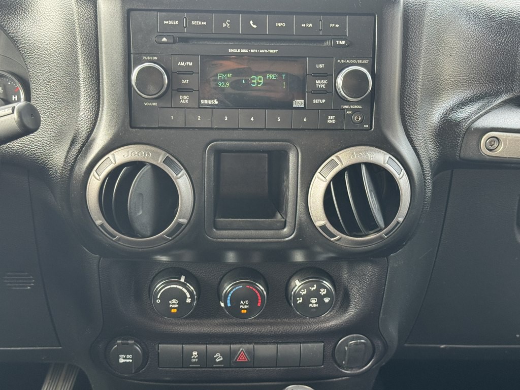 2015 Jeep Wrangler Image 18