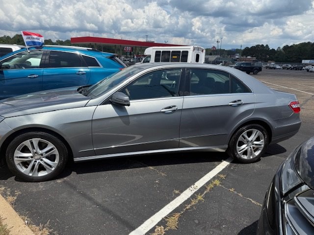 2011 Mercedes-Benz E-Class Image 3