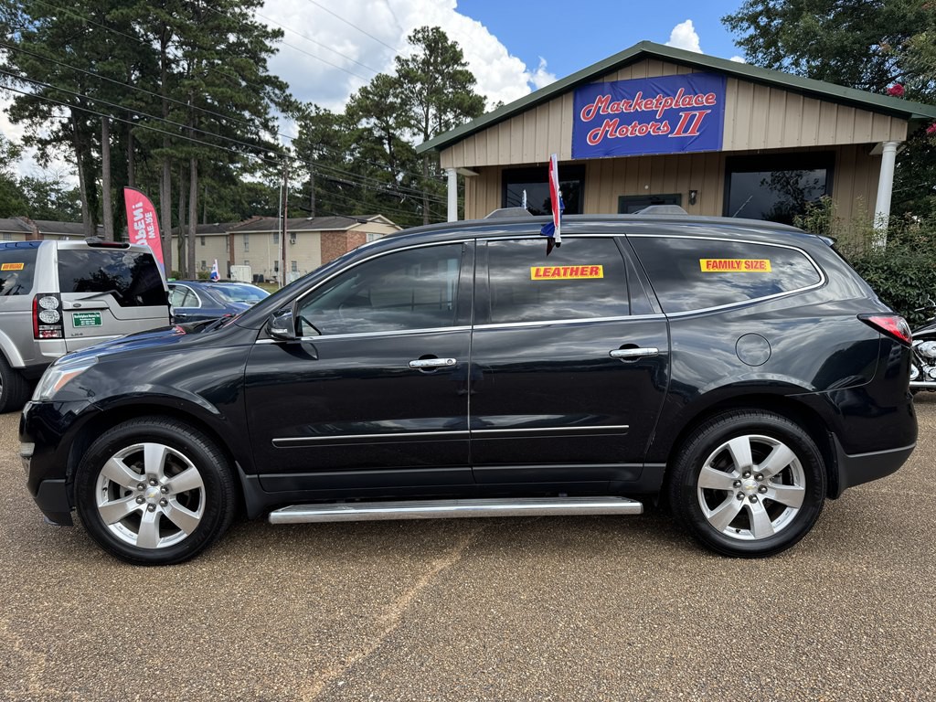 2014 Chevrolet Traverse Image 2