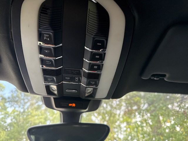 2015 Porsche Macan Image 6