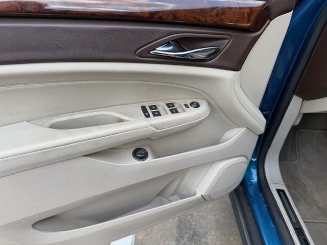 2010 Cadillac SRX Image 5