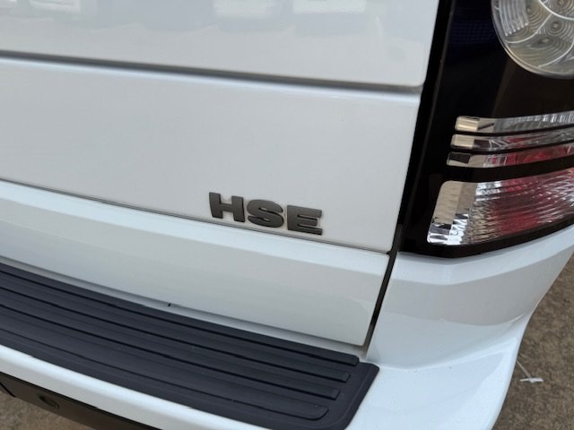 2015 Land Rover LR4 Image 3