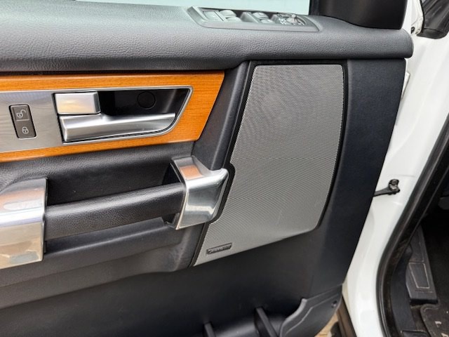 2015 Land Rover LR4 Image 7