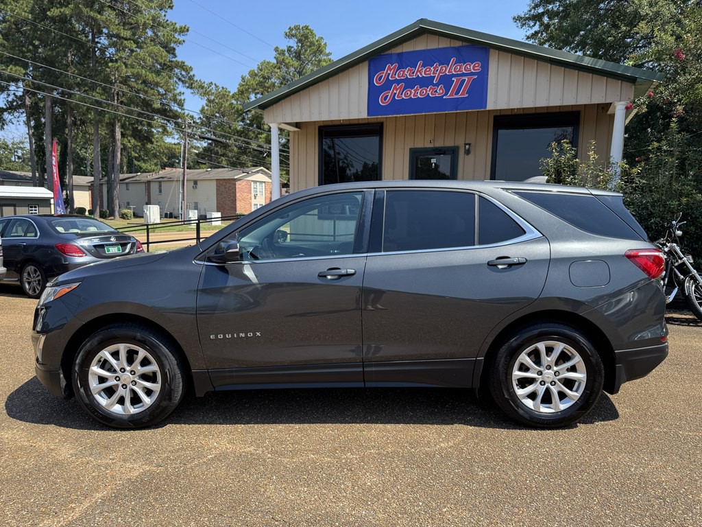 2018 Chevrolet Equinox Image 2