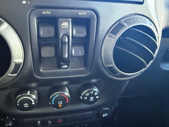 2014 Jeep Wrangler Unlimited Image 24