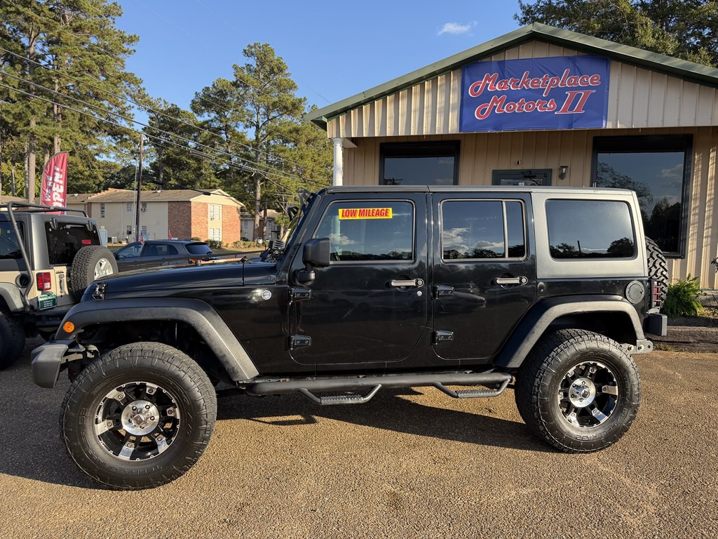 2014 Jeep Wrangler Unlimited Image 2