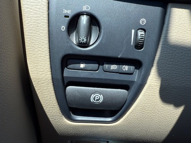 2013 Volvo XC90 Image 10