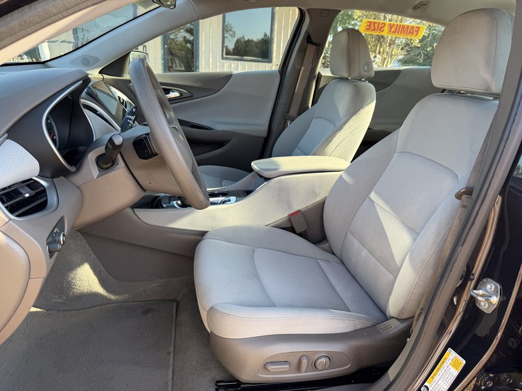 2023 Chevrolet Malibu Image 8