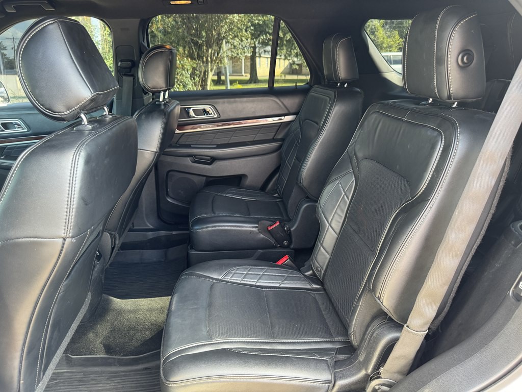 2017 Ford Explorer Image 11