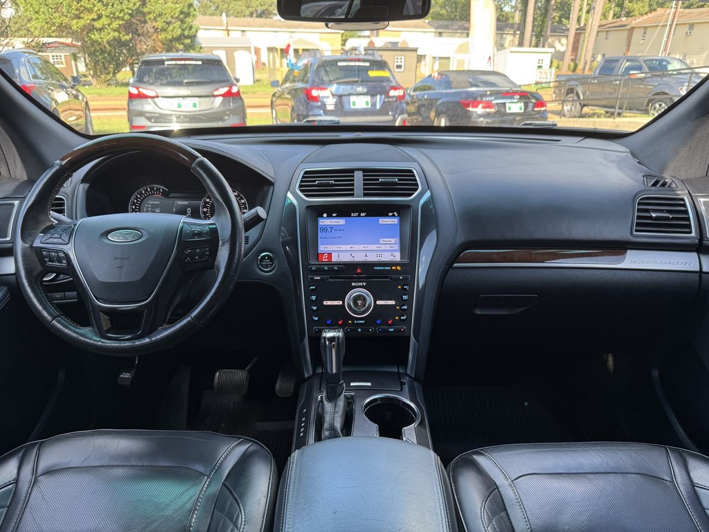2017 Ford Explorer Image 13