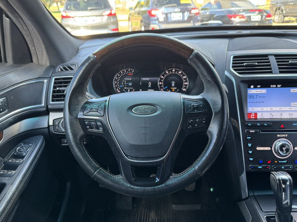 2017 Ford Explorer Image 18