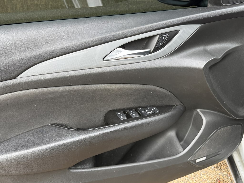 2019 Buick Regal Image 9