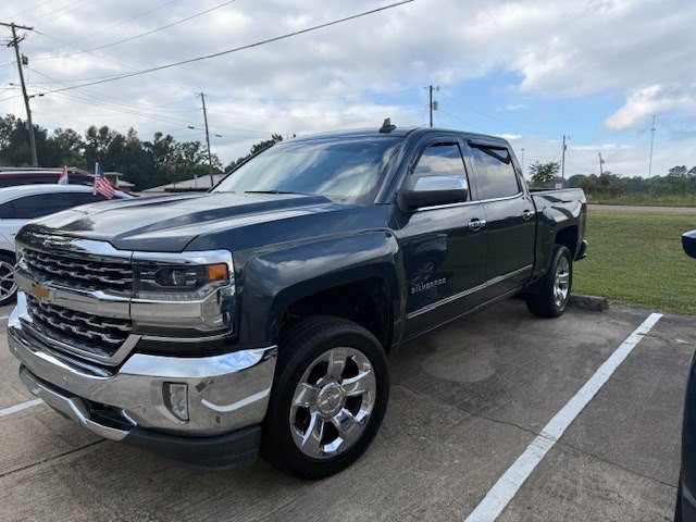 2017 Chevrolet Silverado 1500 Image 1