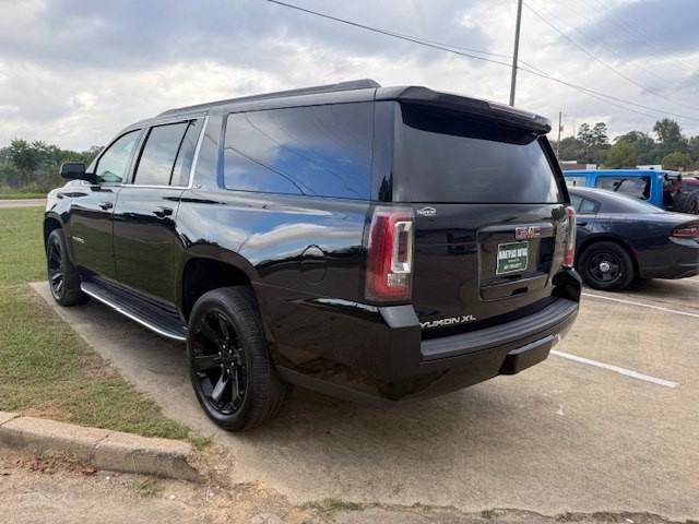 2019 GMC Yukon Image 2