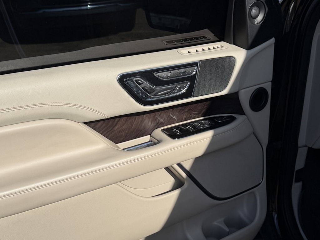 2018 Lincoln Navigator Image 18