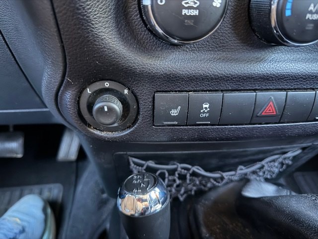 2014 Jeep Wrangler Image 12