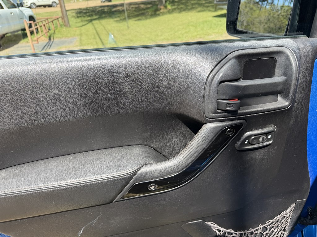 2014 Jeep Wrangler Image 10