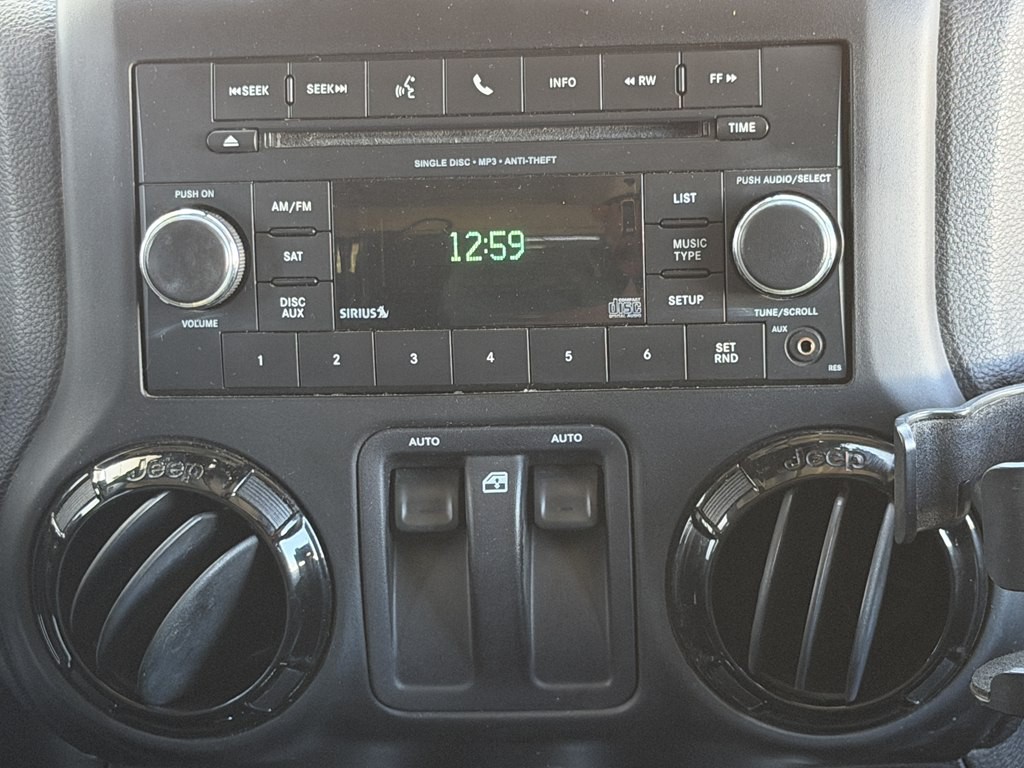 2014 Jeep Wrangler Image 12