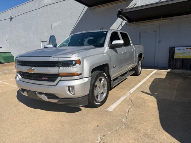 2018 Chevrolet Silverado 1500 Image 2