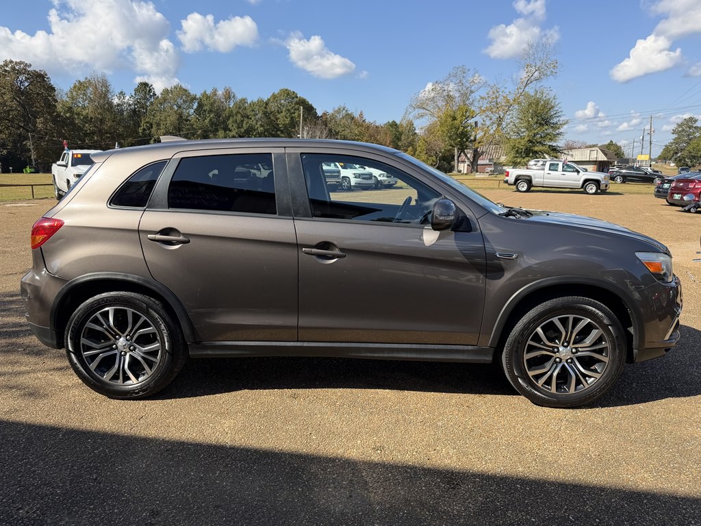 2018 Mitsubishi Outlander Image 5