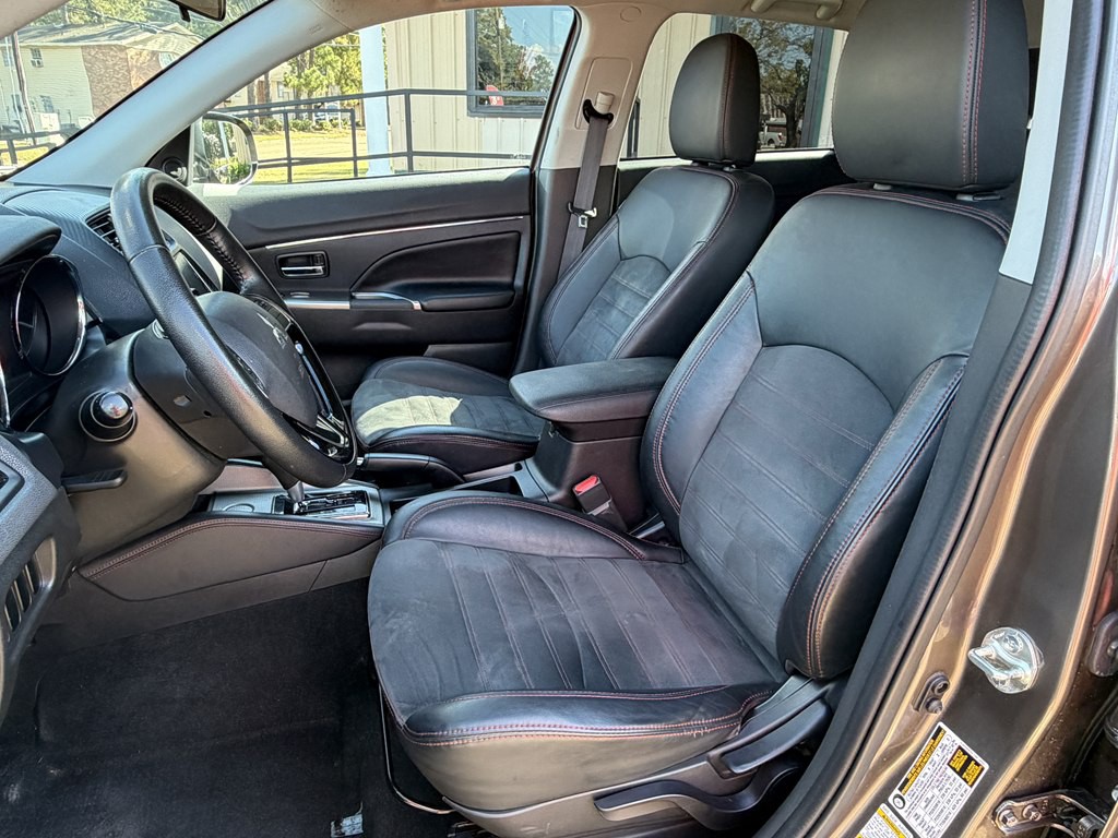 2018 Mitsubishi Outlander Image 8