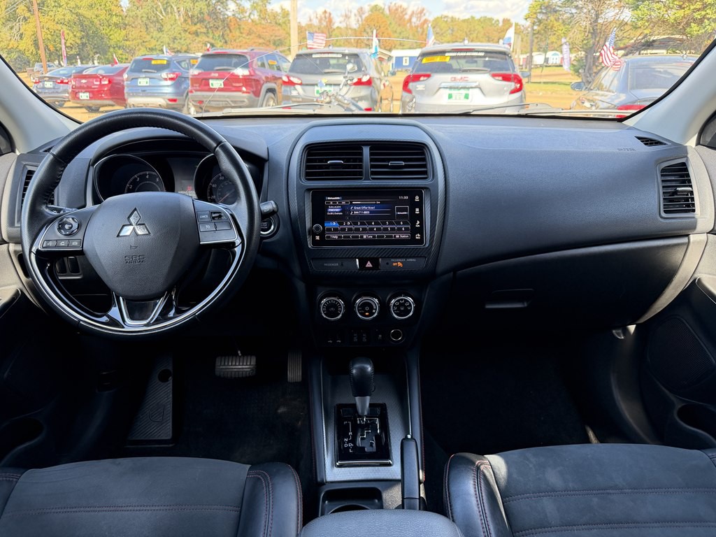 2018 Mitsubishi Outlander Image 11