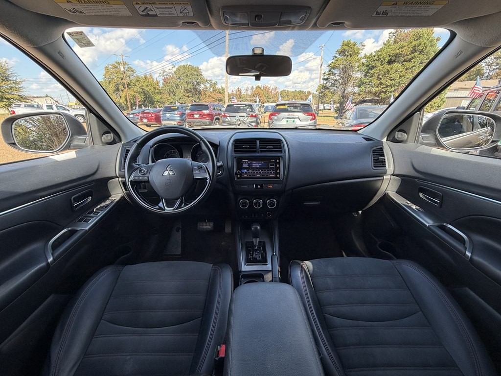 2018 Mitsubishi Outlander Image 12