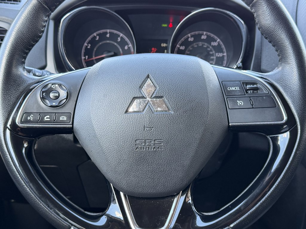 2018 Mitsubishi Outlander Image 16