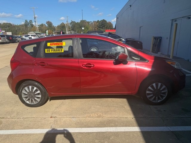 2016 Nissan Versa Image 2
