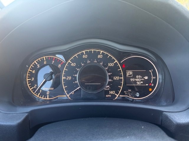 2016 Nissan Versa Image 11