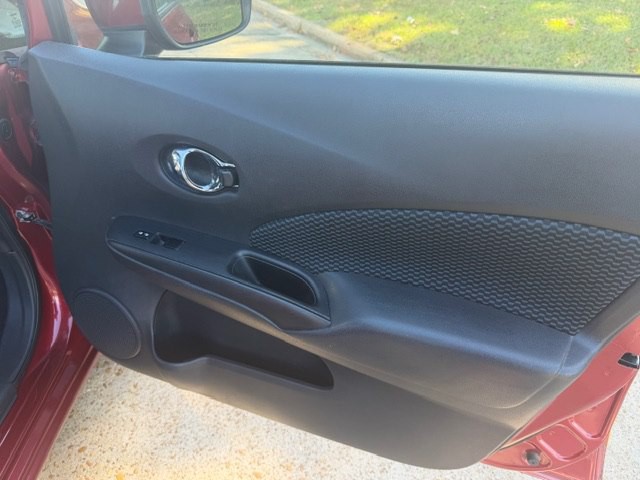 2016 Nissan Versa Image 16