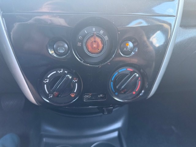 2016 Nissan Versa Image 20