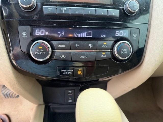 2015 Nissan Rogue Image 14