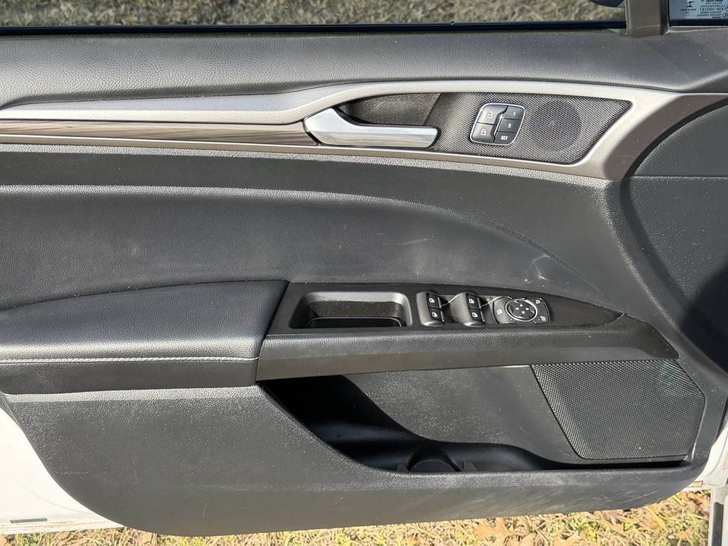 2017 Ford Fusion Image 11