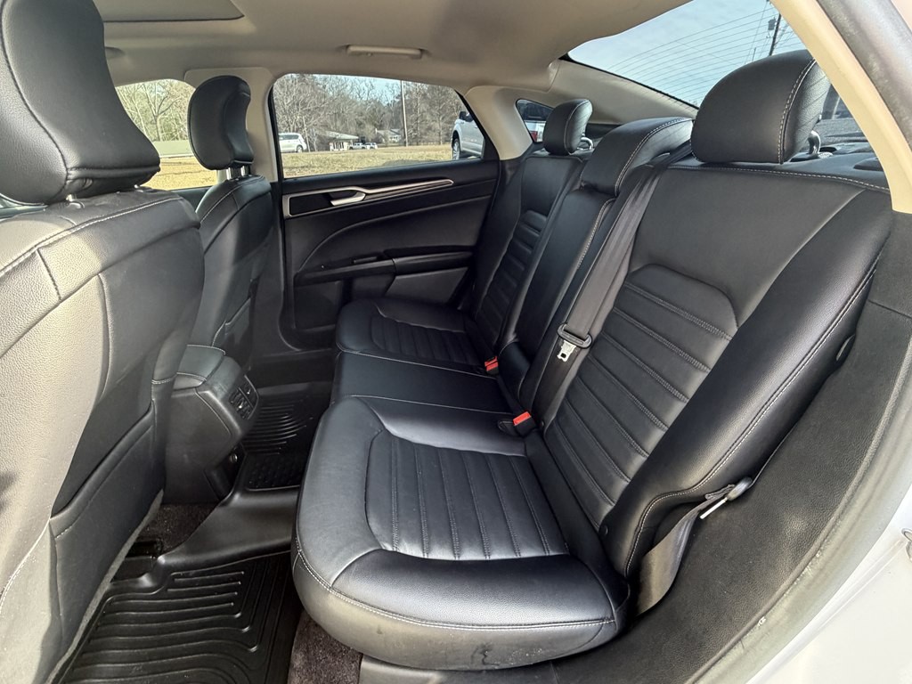 2017 Ford Fusion Image 12