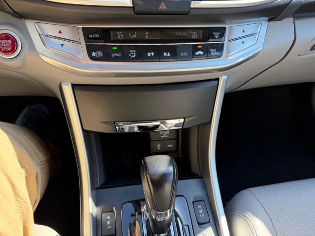 2013 Honda Accord Image 16