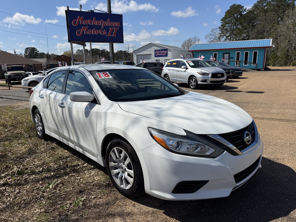 2018 Nissan Altima Image 1