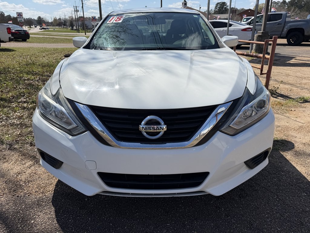 2018 Nissan Altima Image 2