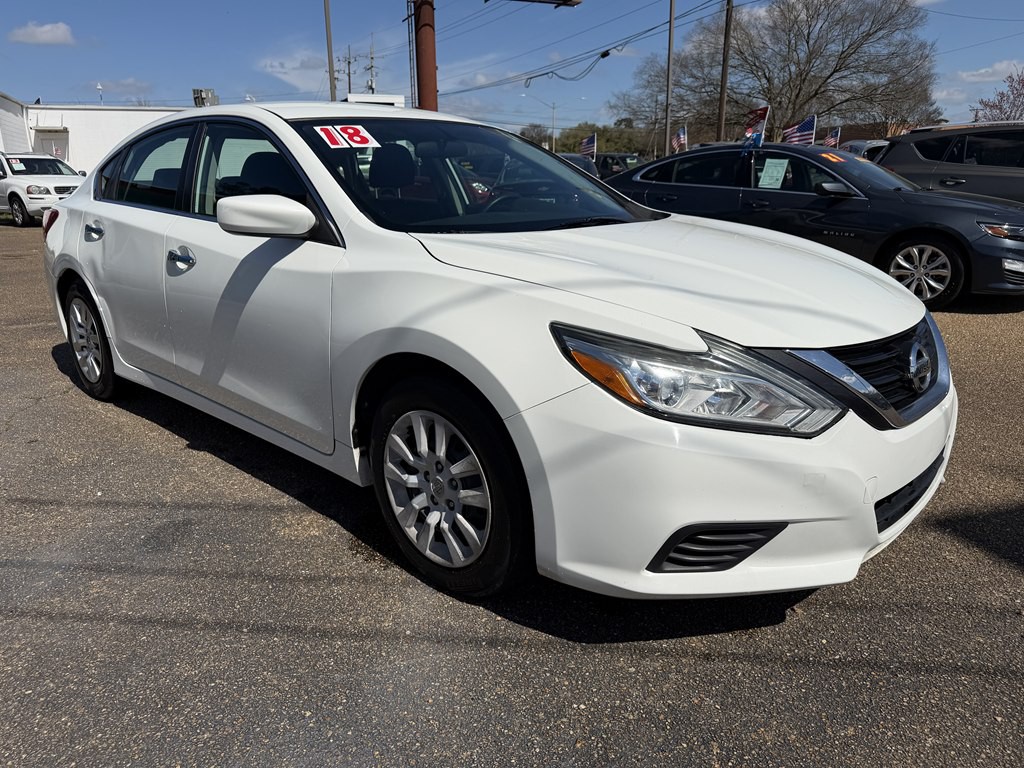 2018 Nissan Altima Image 9