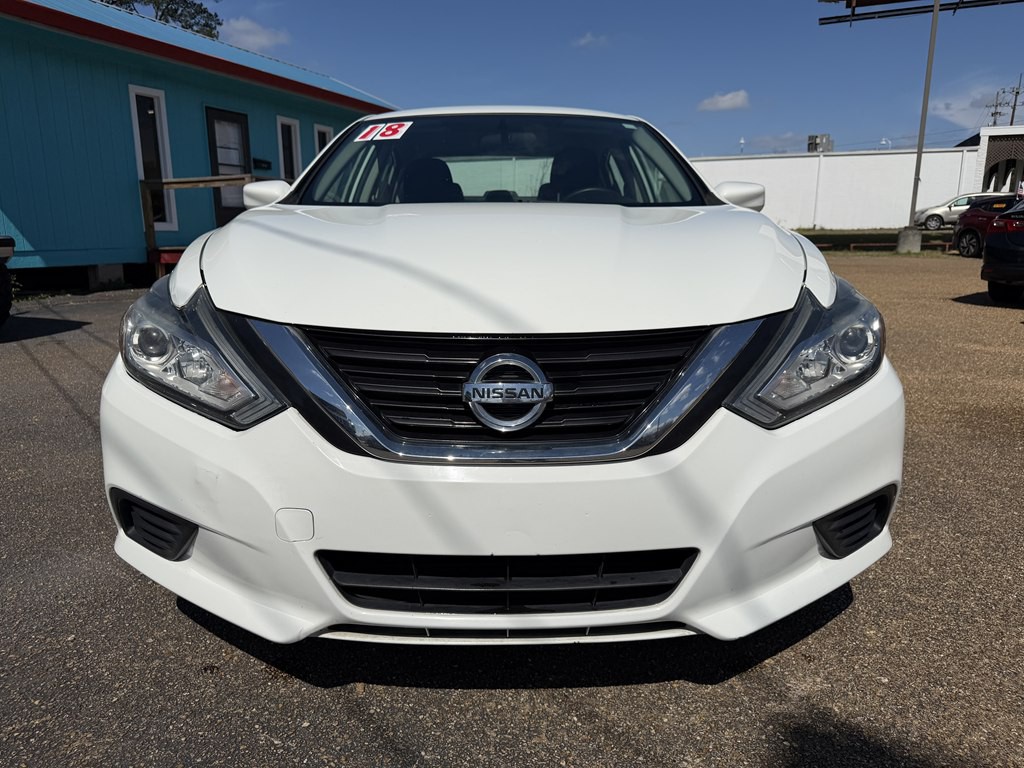 2018 Nissan Altima Image 10